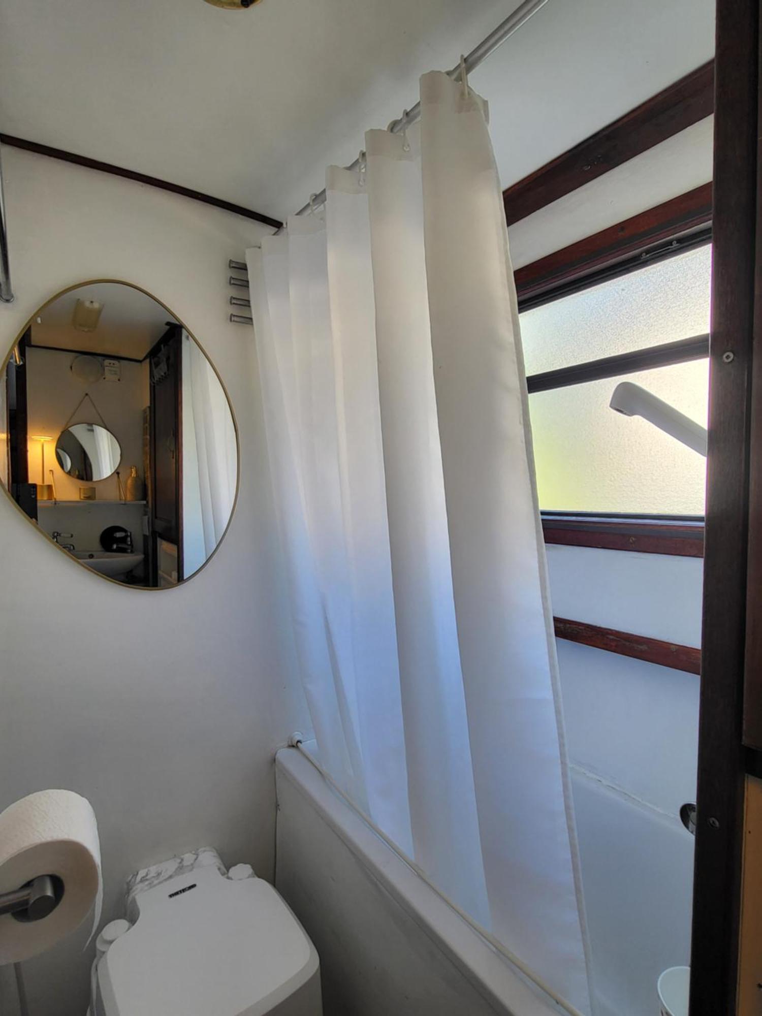 Comfy Canal Boat In Little Venice For Family & Friends Hotel London Exterior photo