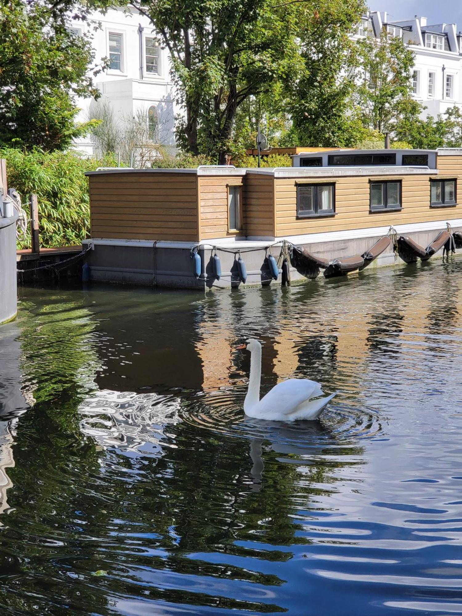 Comfy Canal Boat In Little Venice For Family & Friends Hotel London Exterior photo